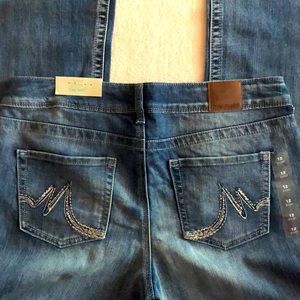 New with tag Light blue jean